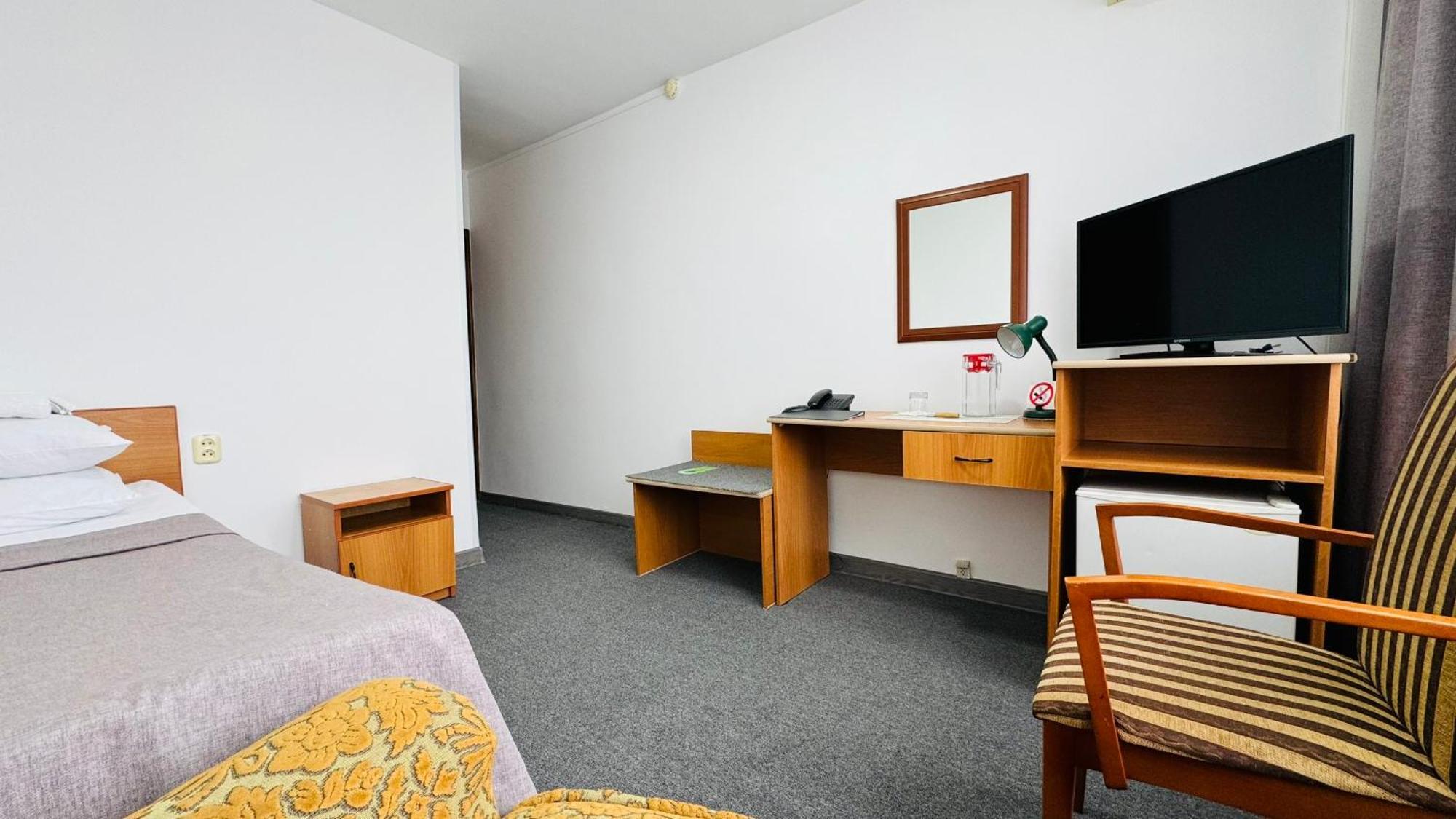 Aktobe Hotel Buitenkant foto