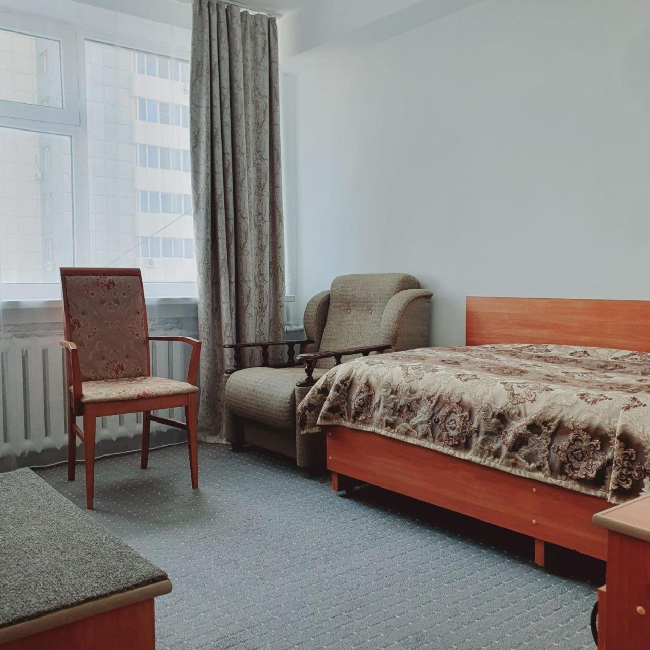 Aktobe Hotel Buitenkant foto