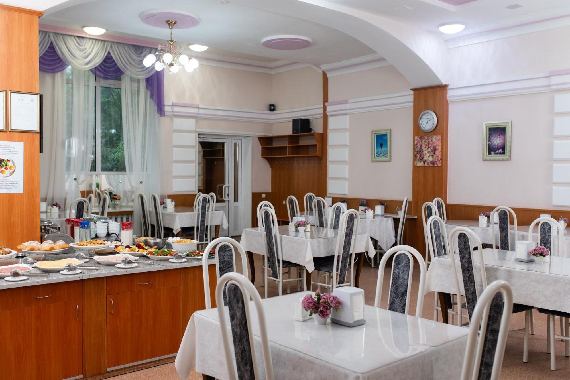 Aktobe Hotel Buitenkant foto