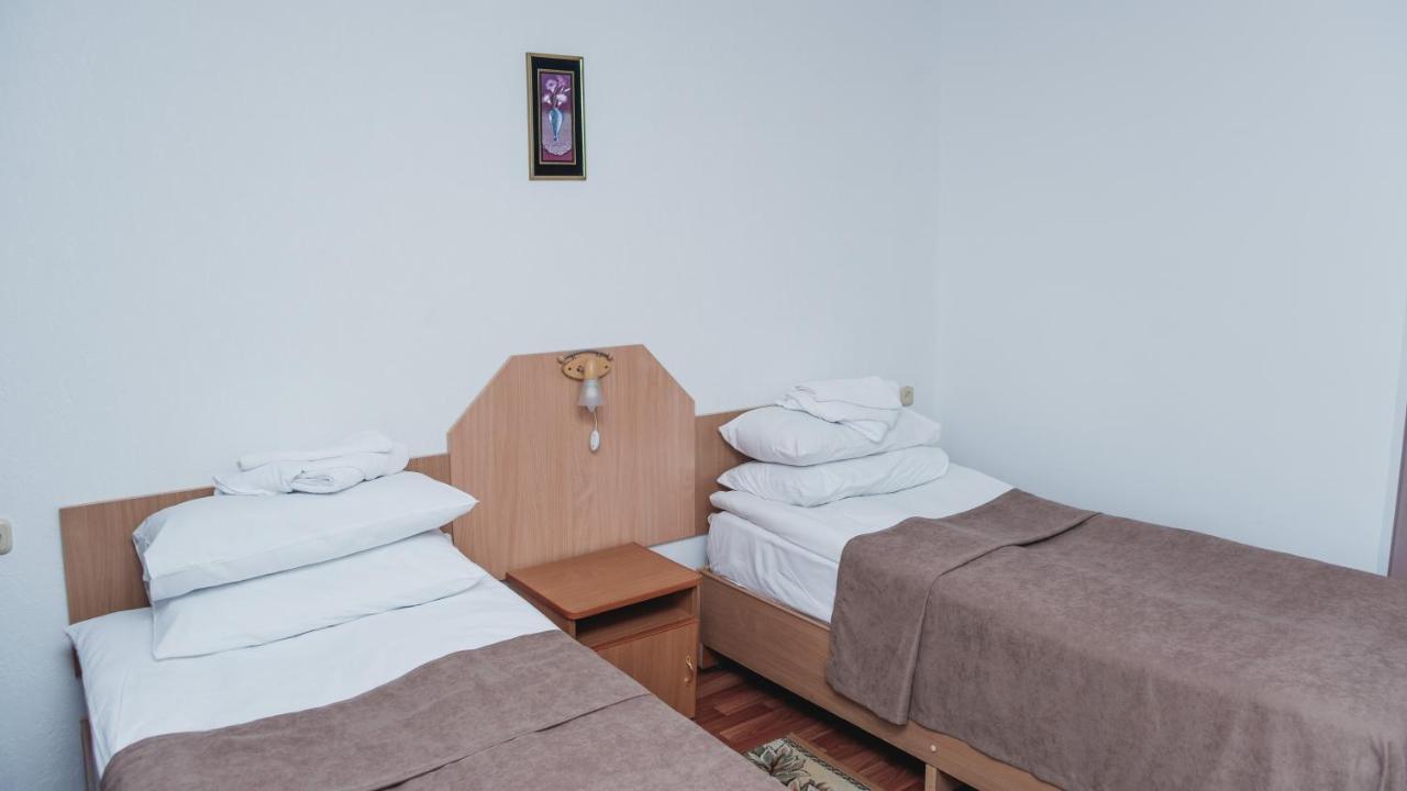 Aktobe Hotel Buitenkant foto
