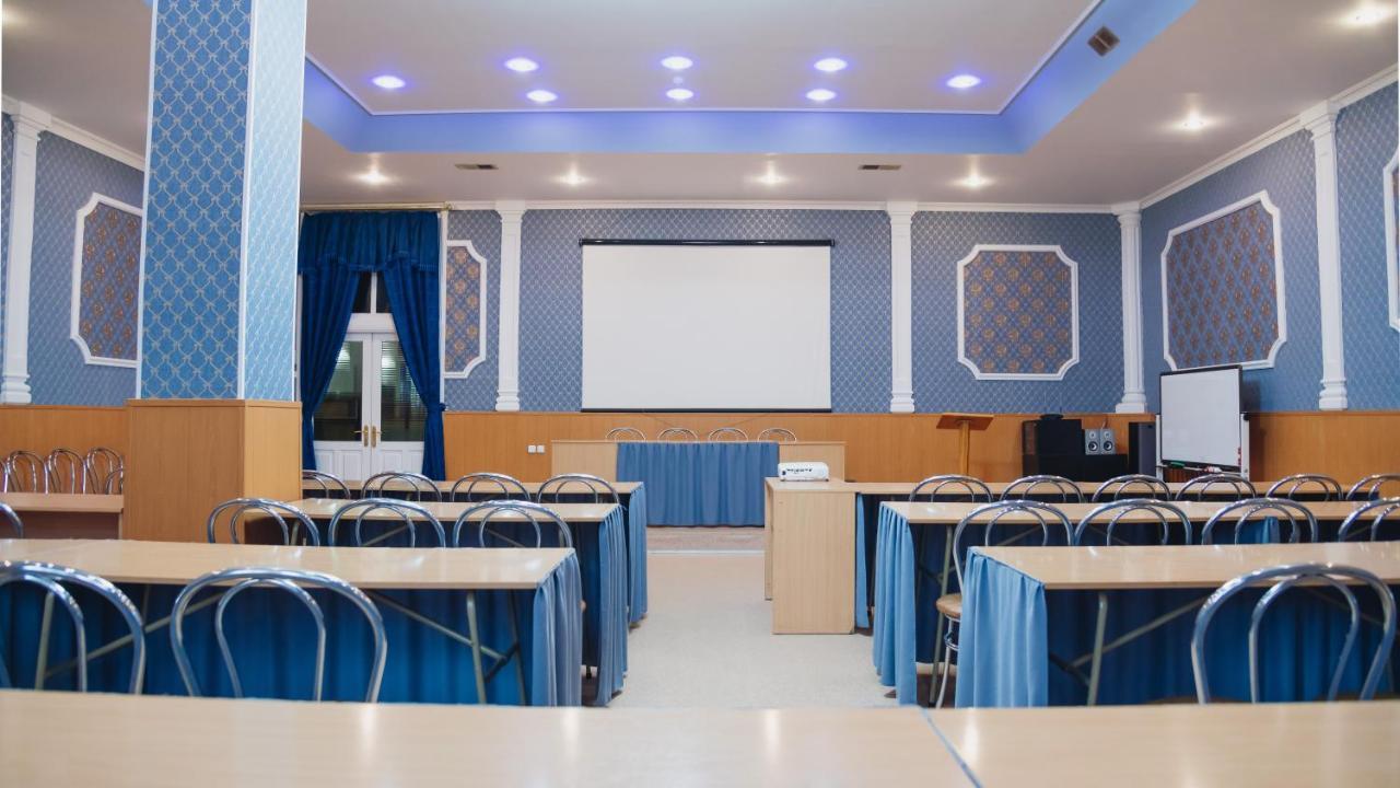 Aktobe Hotel Buitenkant foto