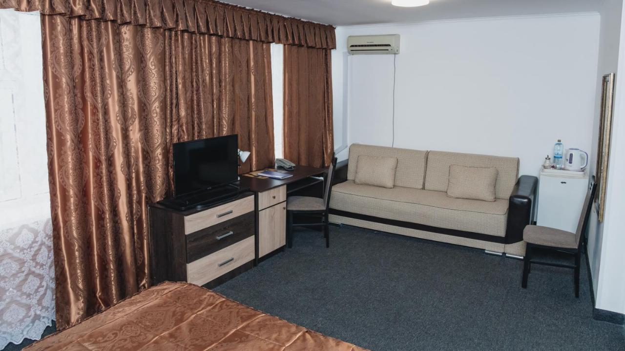 Aktobe Hotel Buitenkant foto